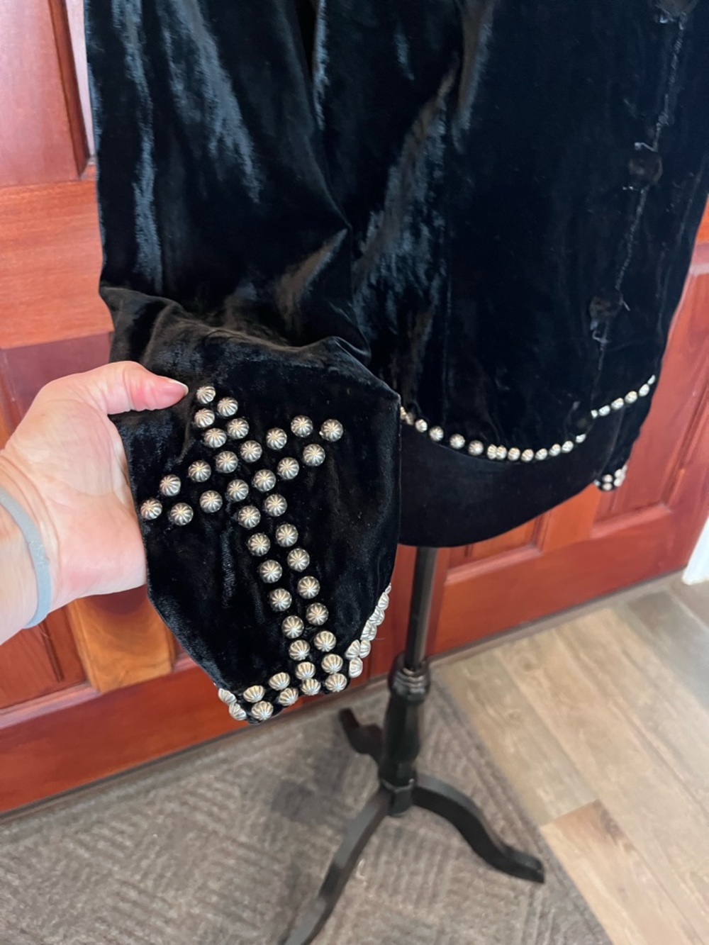 Double D Ranch Wear Black Velvet Studded  Crossess Womens Cropped Jacket Sz M - Picture 4 of 11